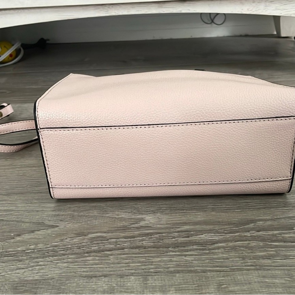 Marc Jacobs Pink Crossbody Bag with Modern Design new - Picture 7 of 8